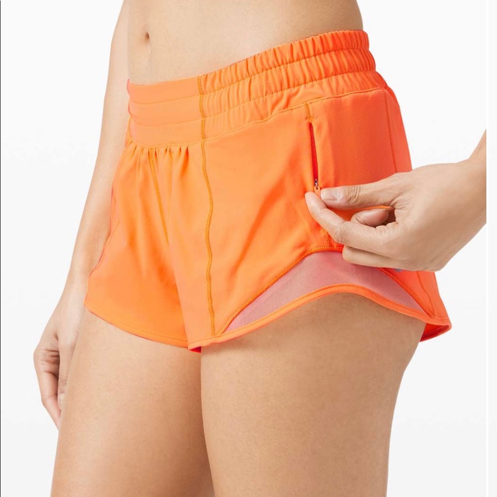 Lululemon Hotty Hot Low-Rise Lined Short 2.5"